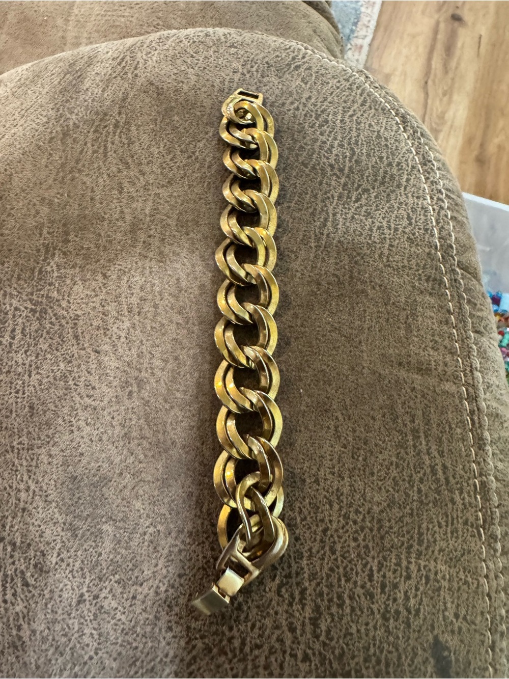 Lady’s bracelet Gold-Tone Curb Chain Bracelet